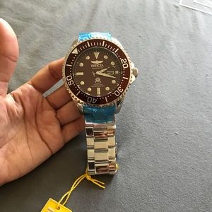 Invicta Pro Diver Men’s 
model 24323